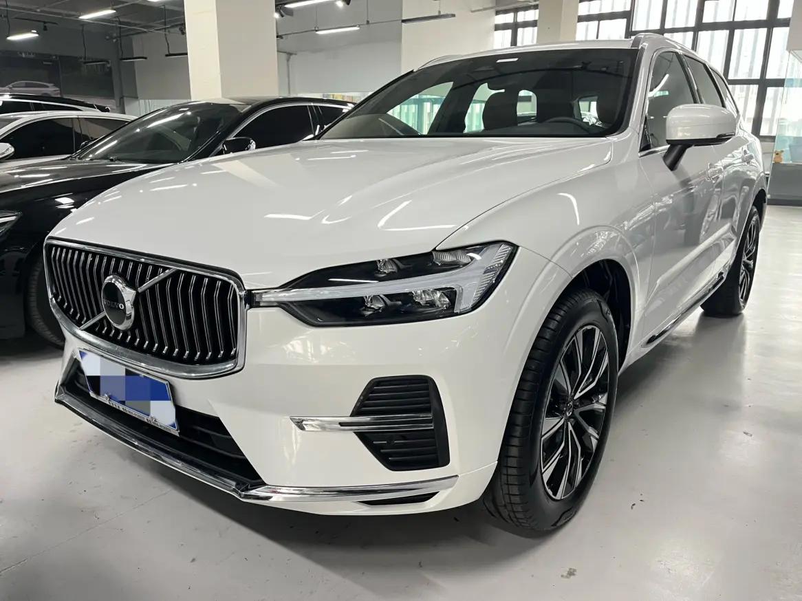 Volvo XC60 2024 г. 3027 км.
