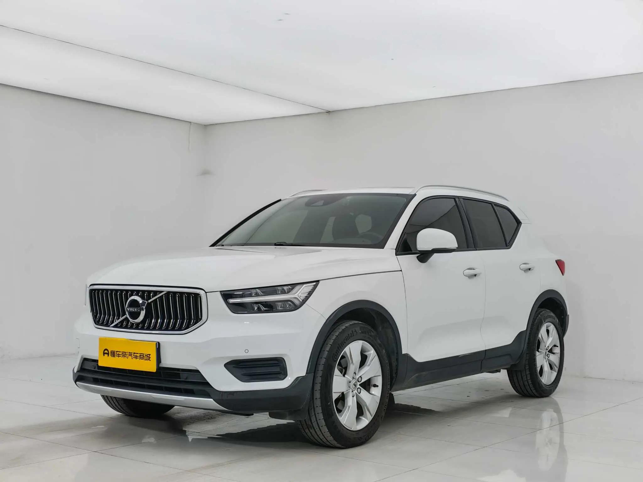 Volvo XC40 2021 г. 29765 км.