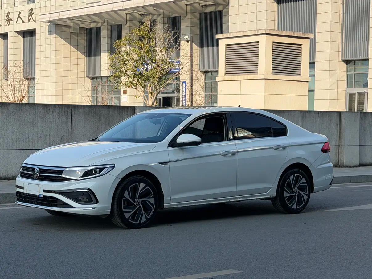 Volkswagen Bora 2024 г. 20033 км.