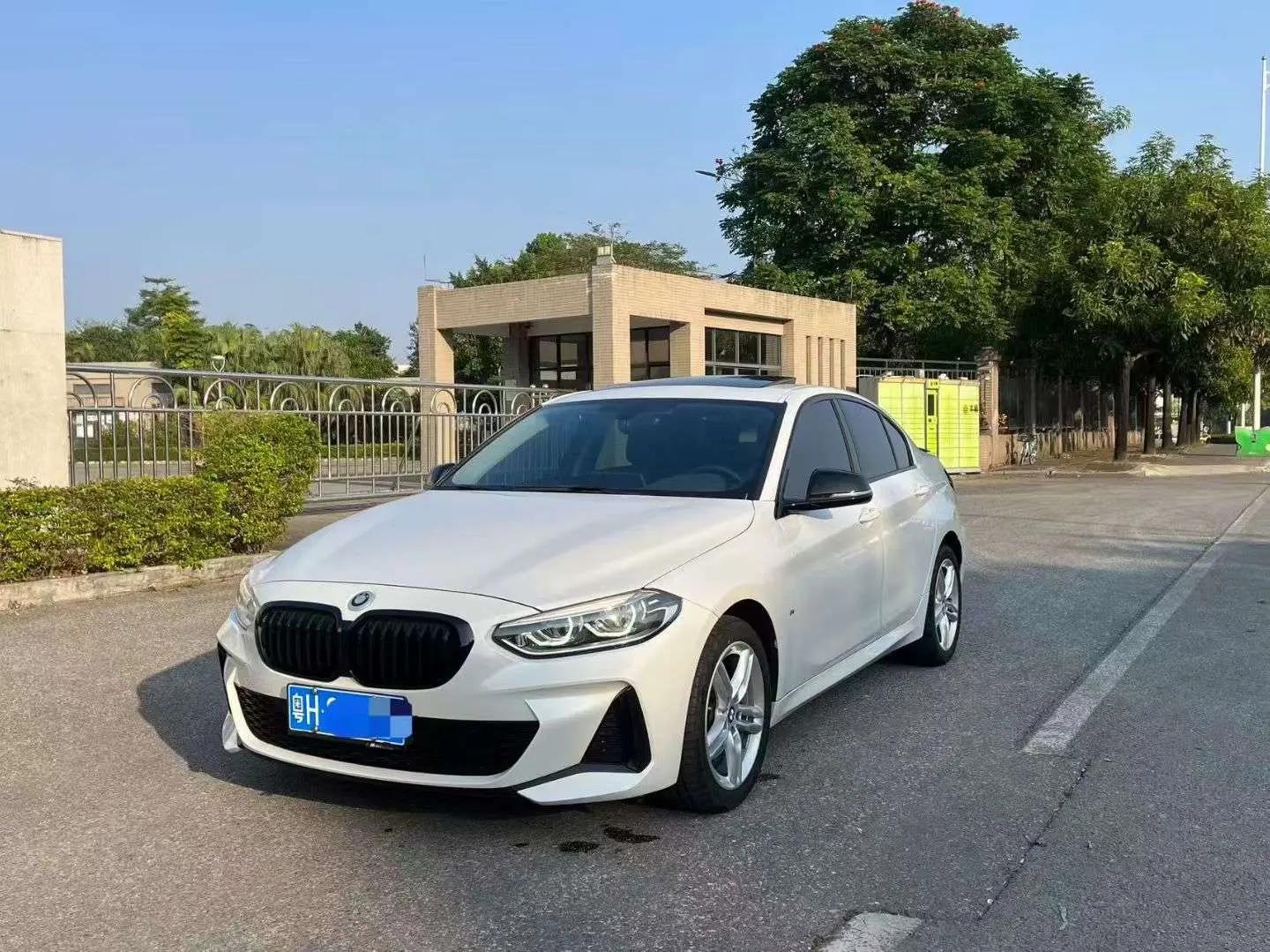 BMW 1 Series 2023 г. 35057 км.