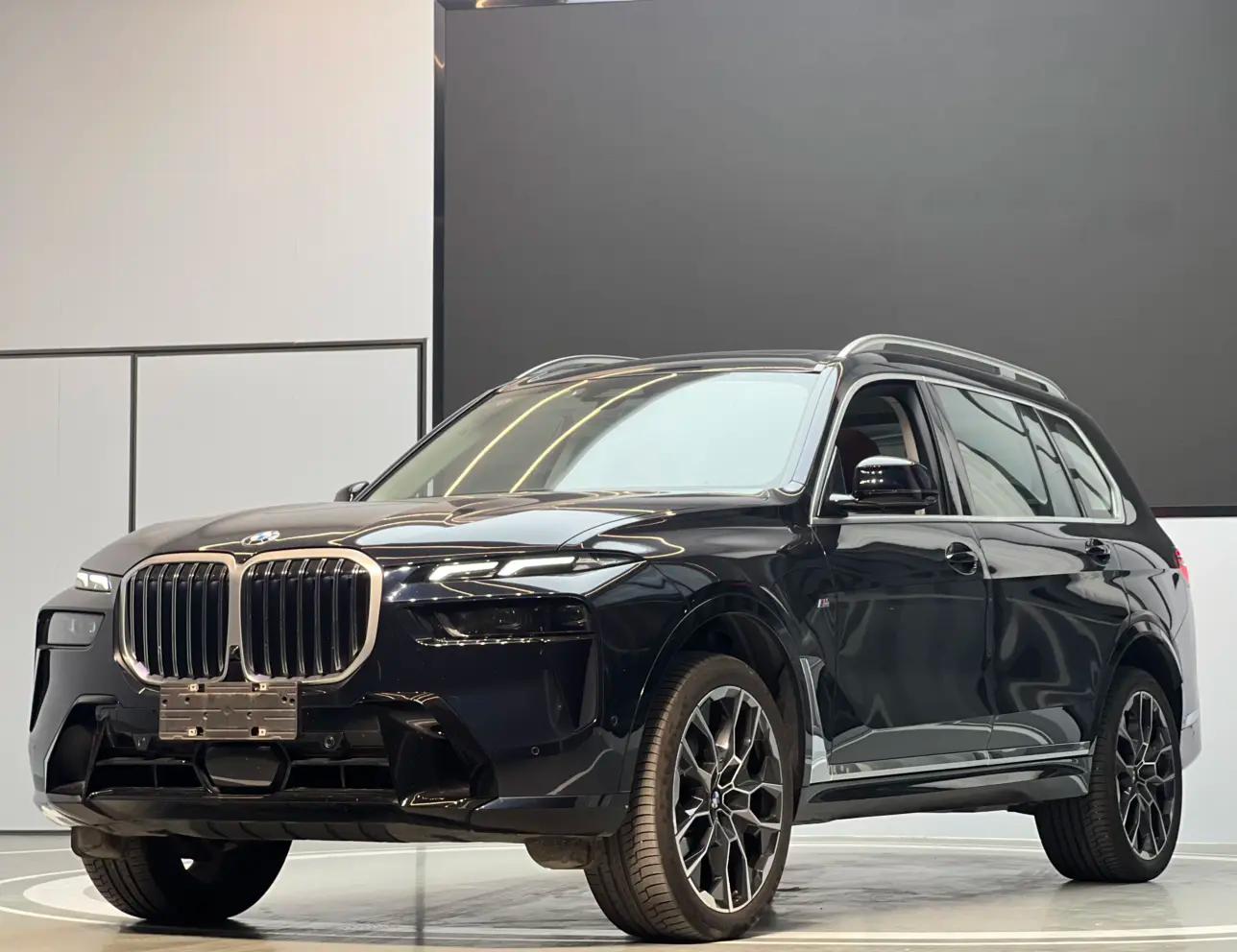 BMW X7 2024 г. 17037 км.