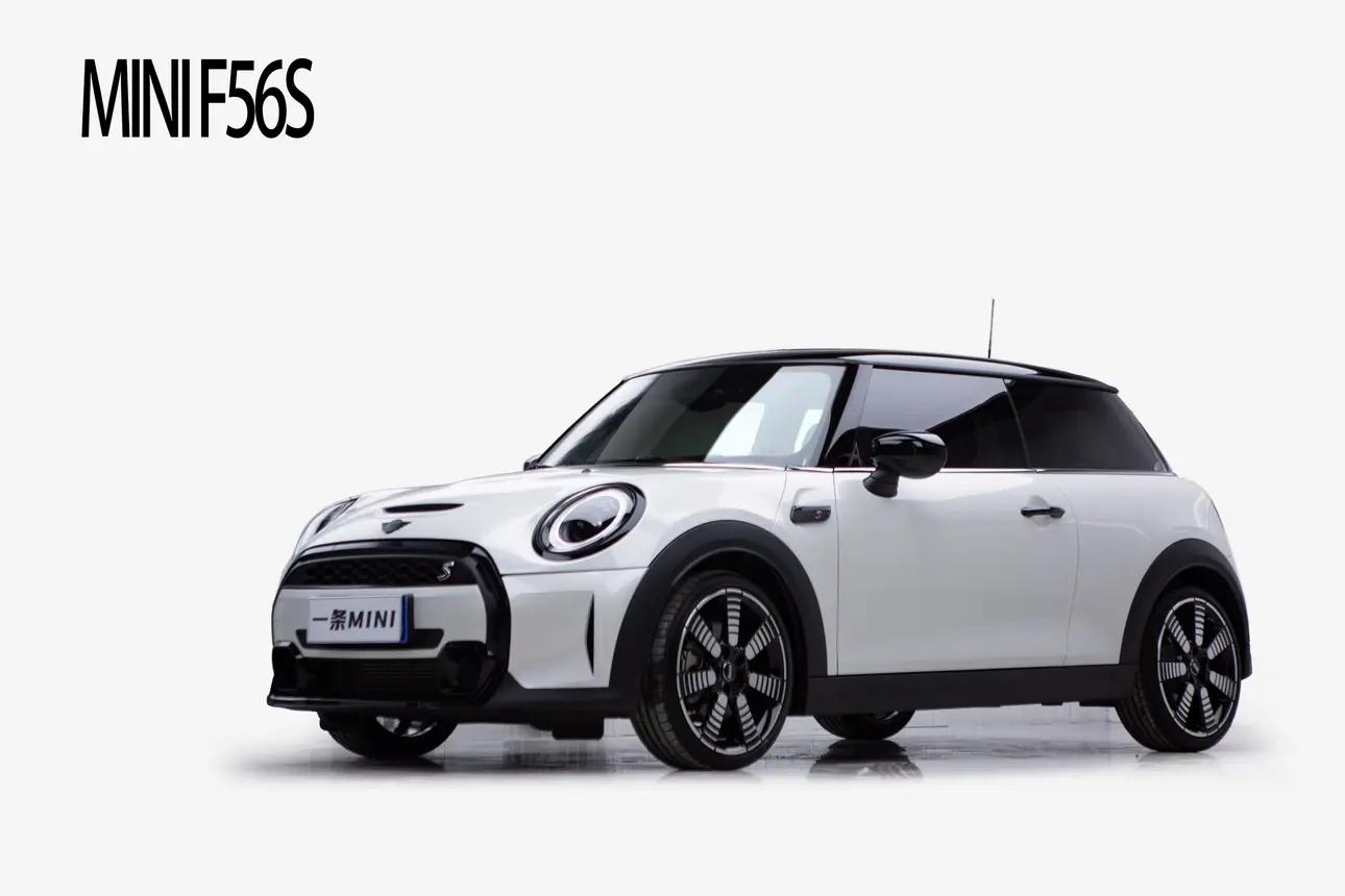 MINI  2023 г. 10000 км.