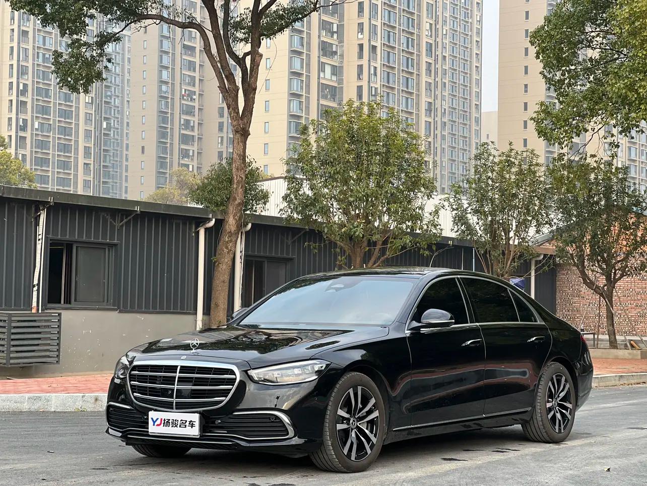 Mercedes-Benz Mercedes Benz S Class 2024 г. 14125 км.