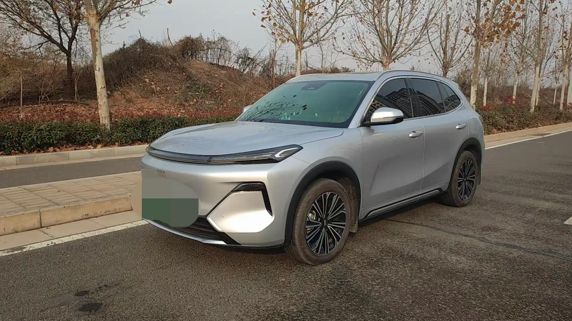 Geely Galaxy Starship 7 EM-i 2025 г. 12022 км.