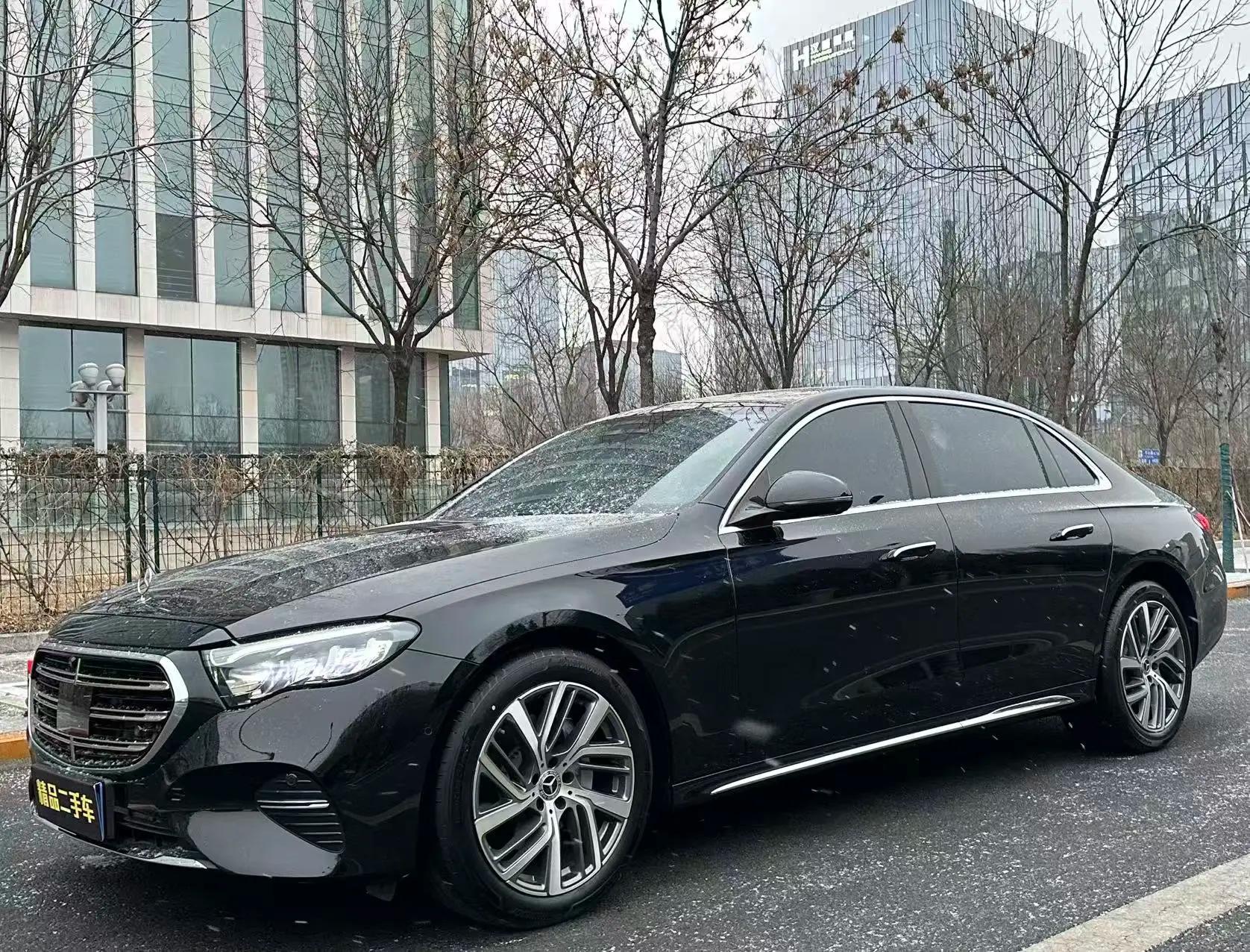 Mercedes-Benz E-Class 2025 г. 1055 км.