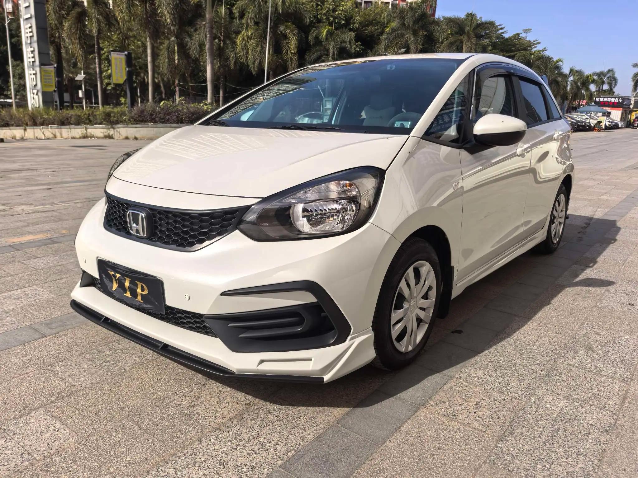 Honda Fit 2023 г. 2092 км.