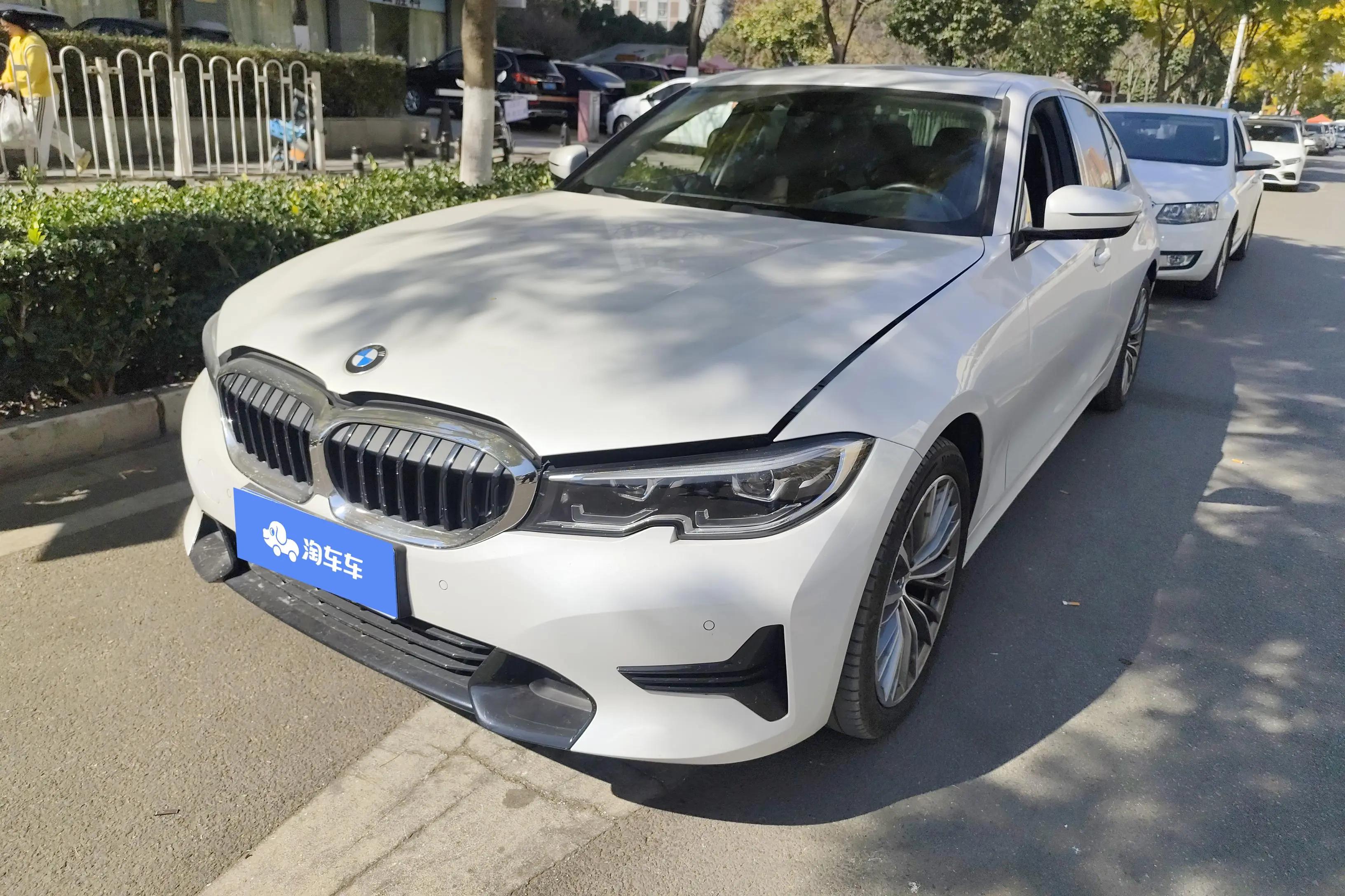 BMW 3 Series 2022 г. 18631 км.