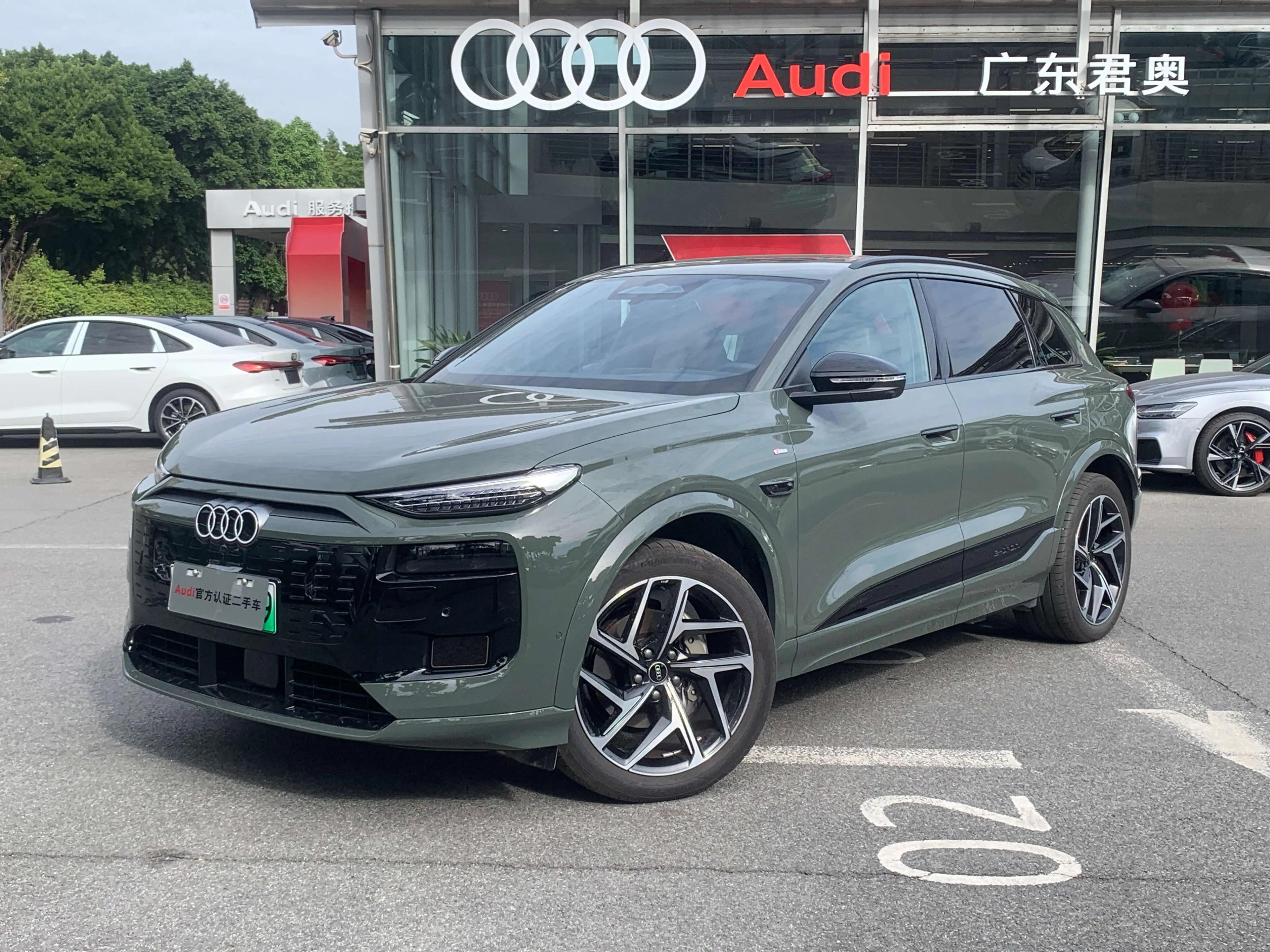 Audi Q6L e-tron 2025 г. 3653 км.