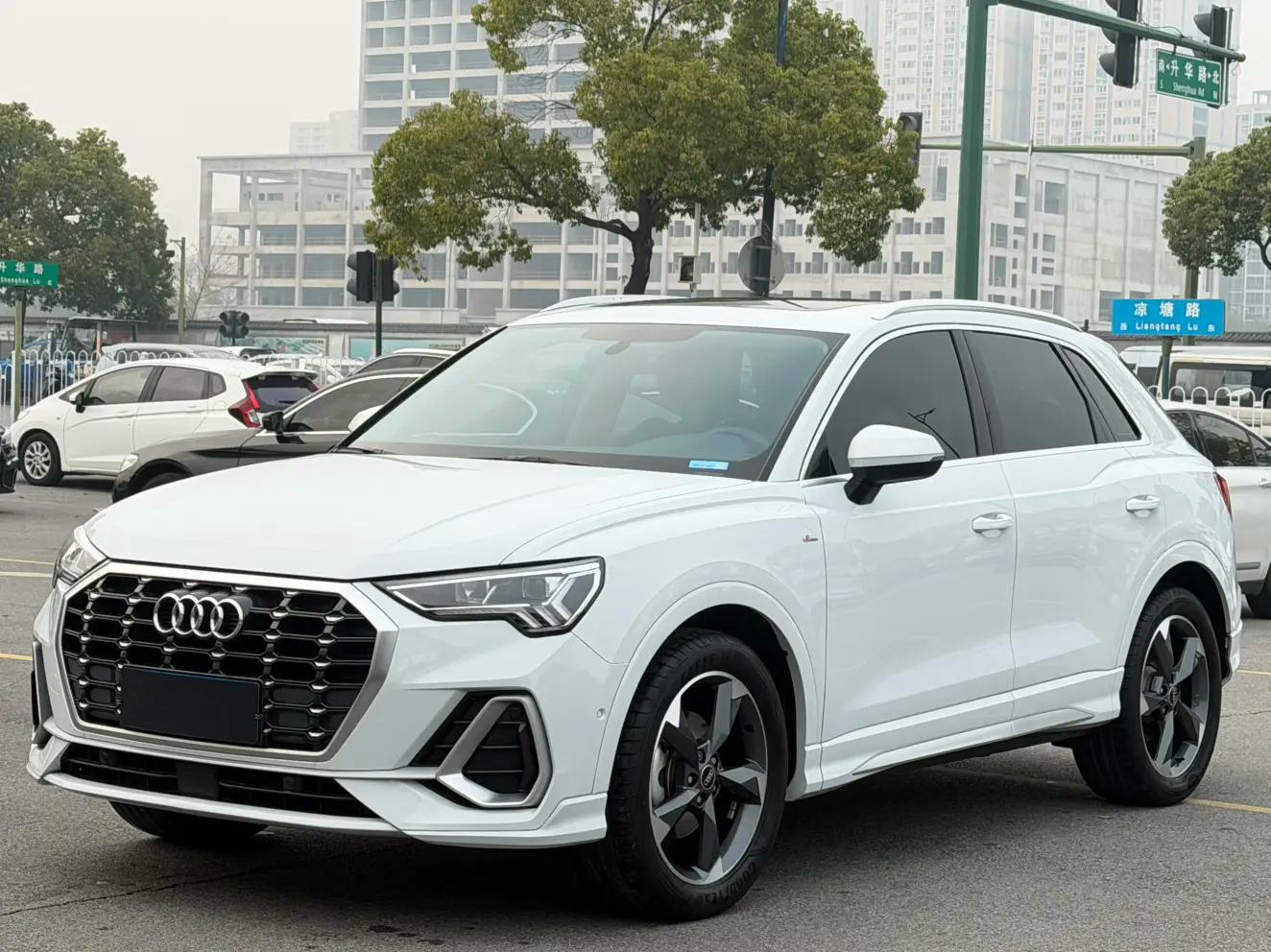 Audi Q3 2022 г. 32500 км.