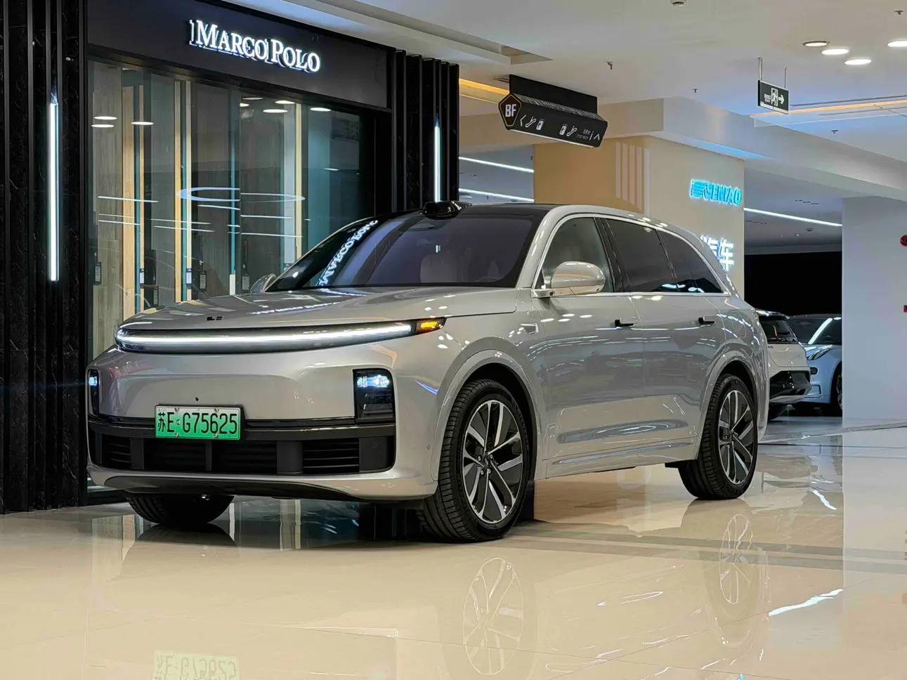 Lixiang L7 2024 г. 8927 км.