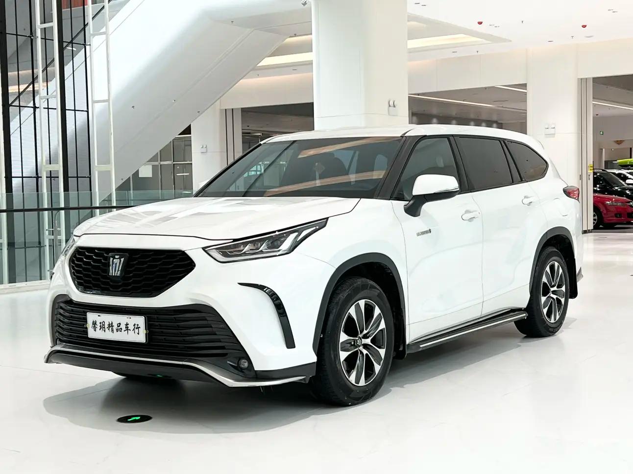 Toyota Crown Kluger 2023 г. 63000 км.