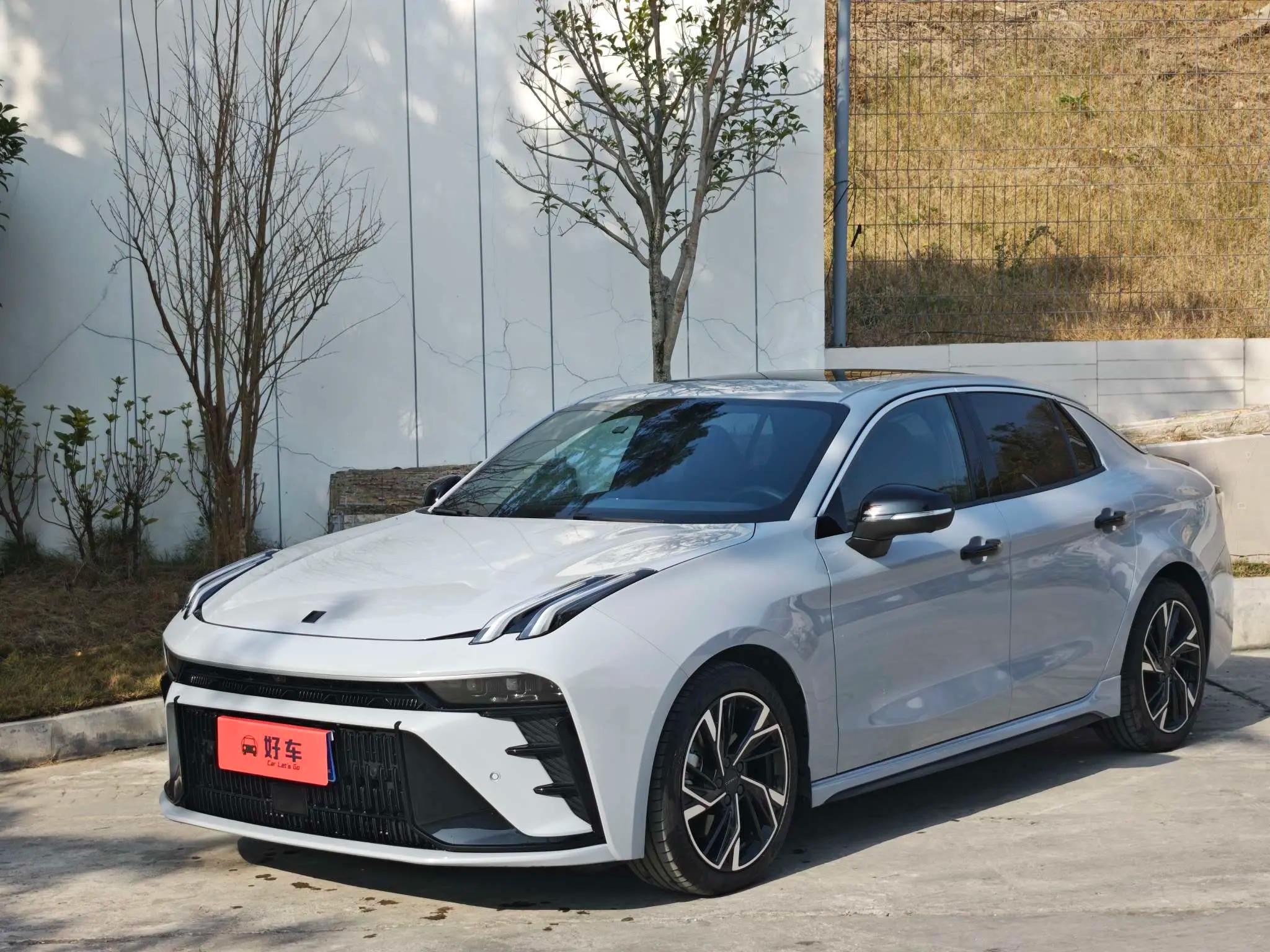 Lynk & Co 03 2024 г. 24089 км.