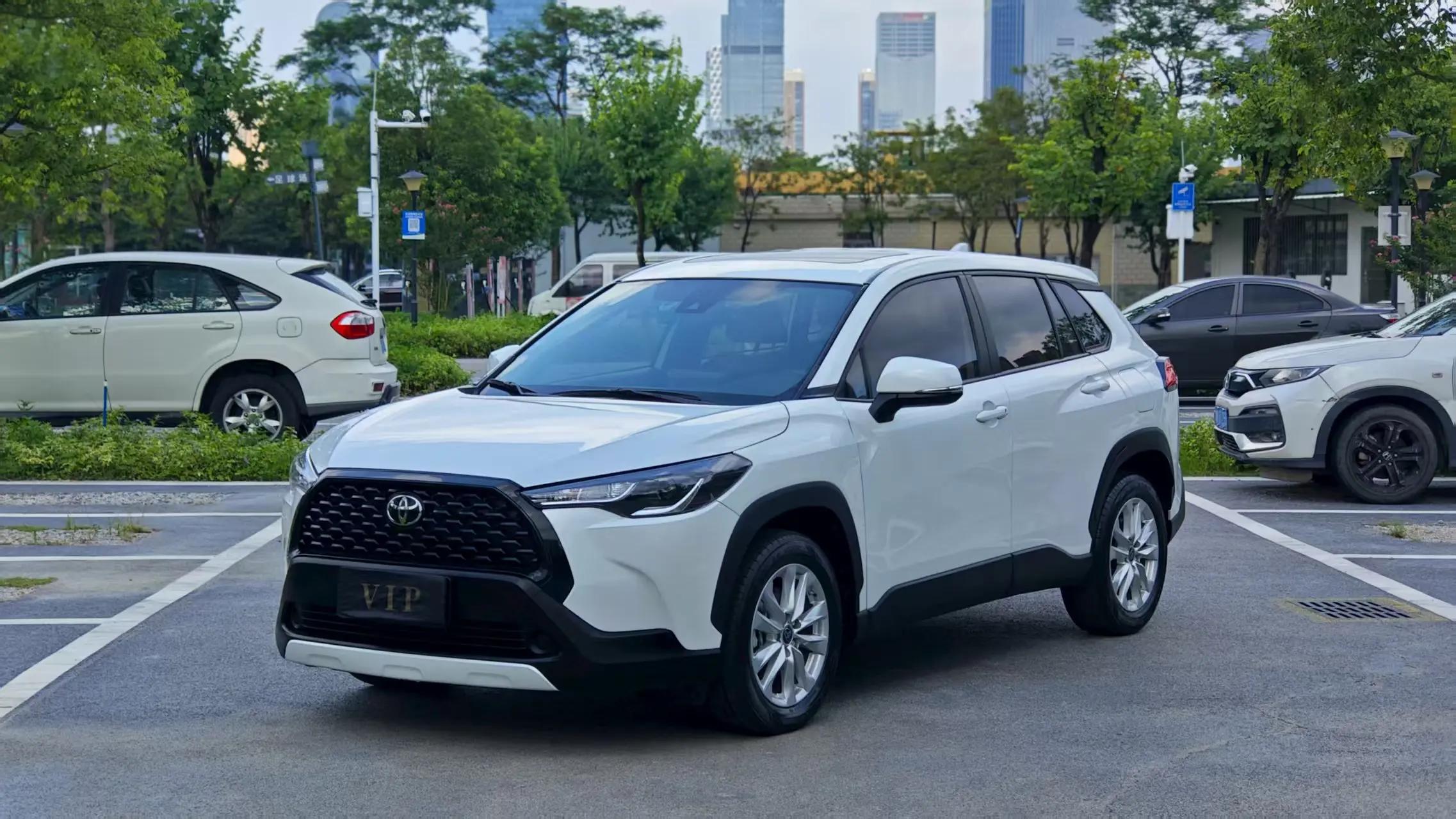 Toyota Corolla Cross 2022 г. 18114 км.