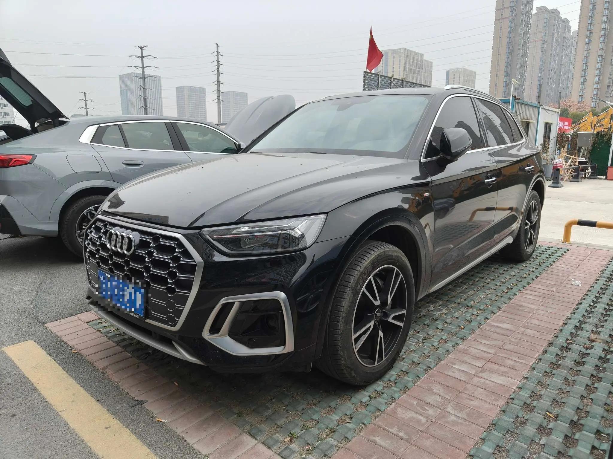 Audi Q5L 2023 г. 11105 км.
