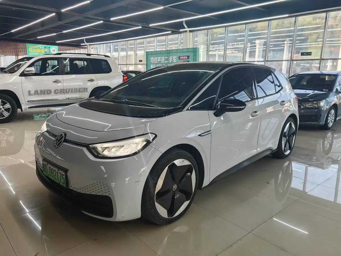 Volkswagen ID.3 2023 г. 40000 км.
