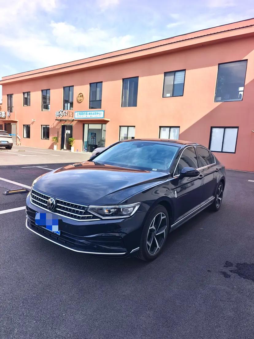 Volkswagen Magotan 2025 г. 1041 км.