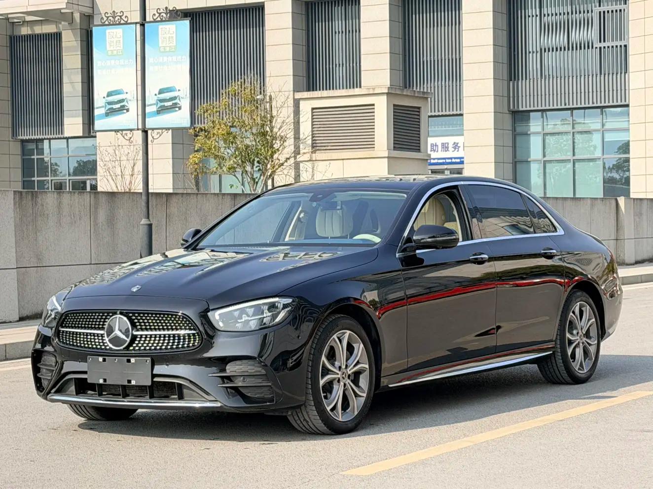 Mercedes-Benz E-Class 2023 г. 28714 км.