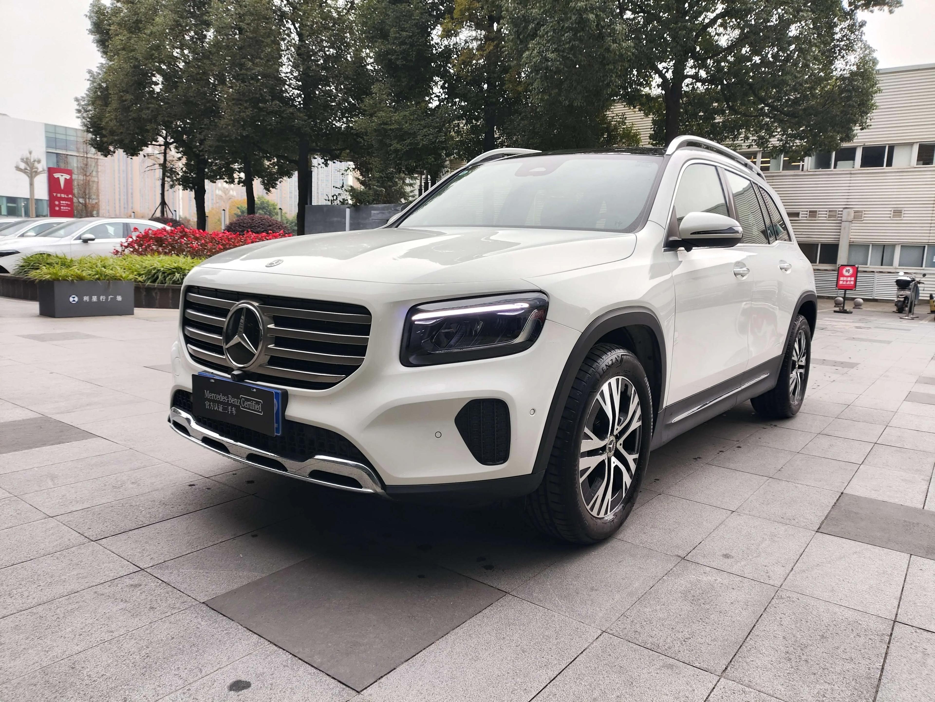 Mercedes-Benz GLB 2025 г. 23016 км.