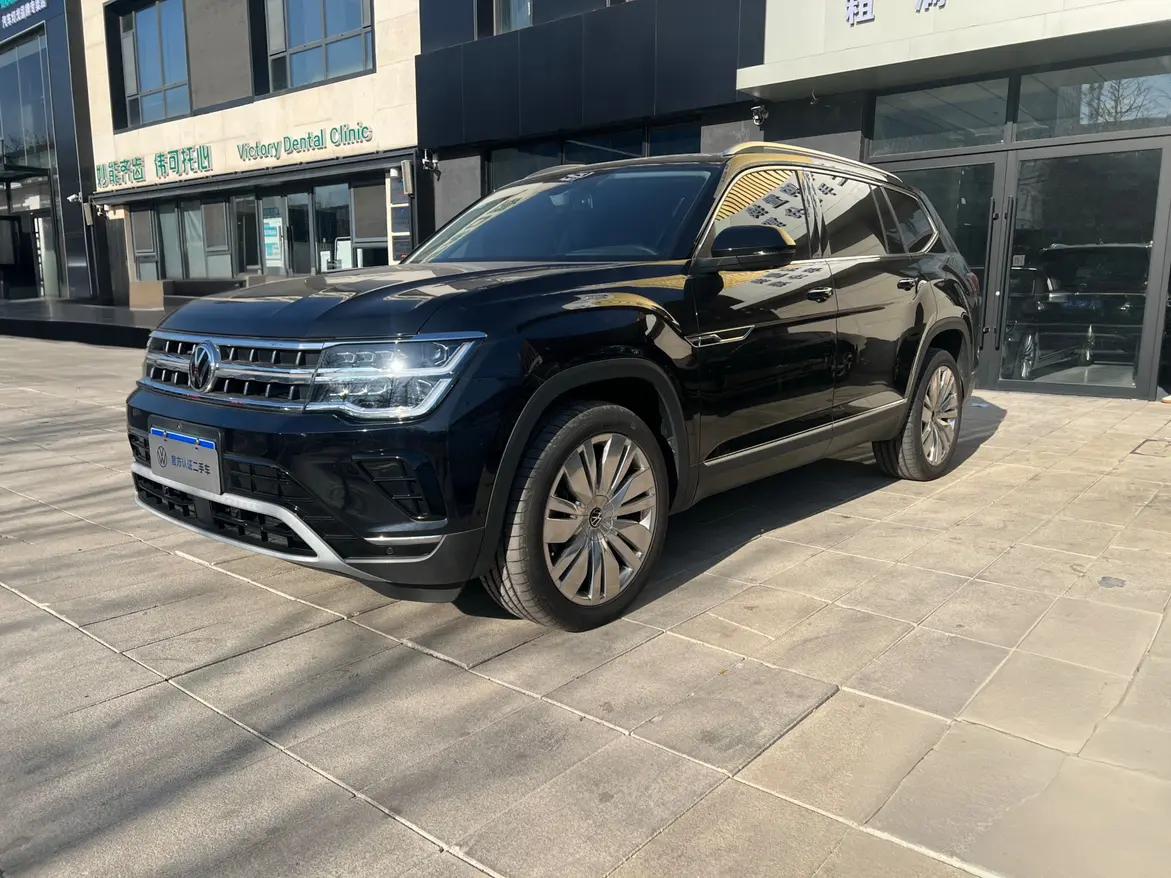 Volkswagen Teramont 2024 г. 910 км.