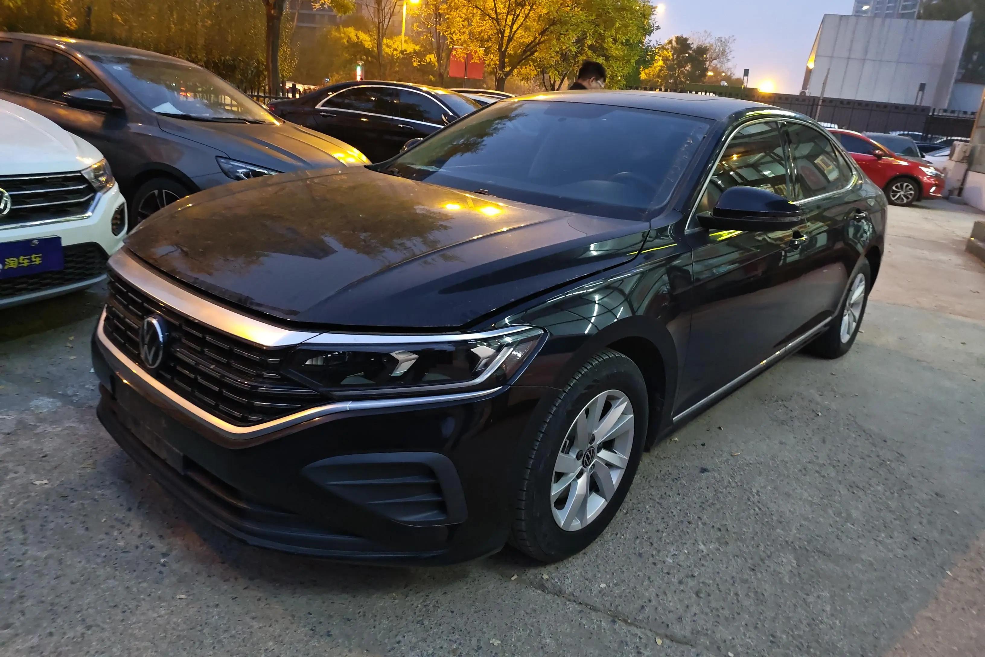 Volkswagen Passat 2022 г. 53332 км.