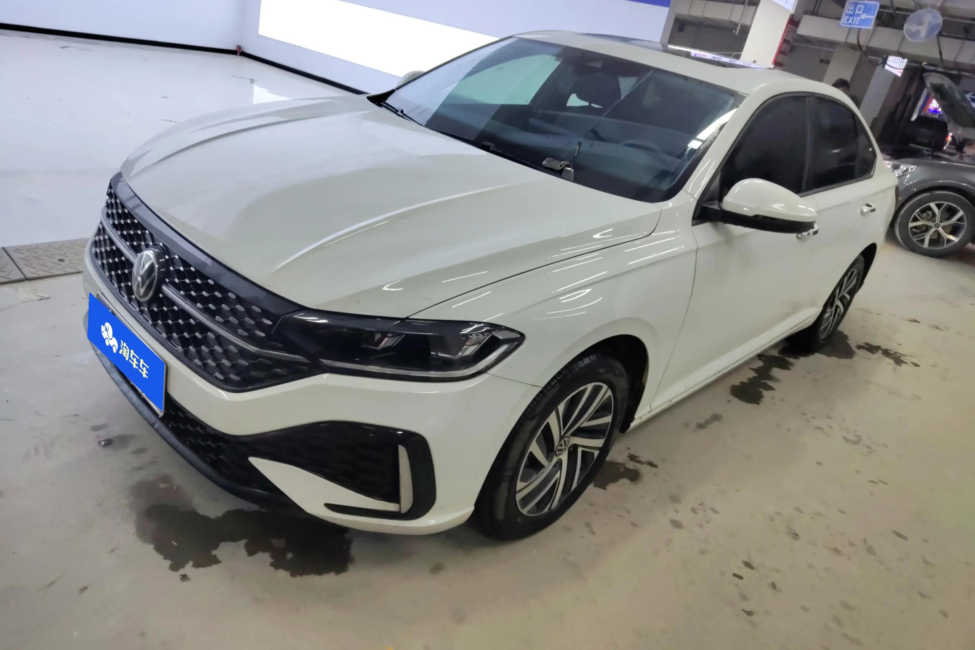Volkswagen Lavida 2024 г. 16473 км.