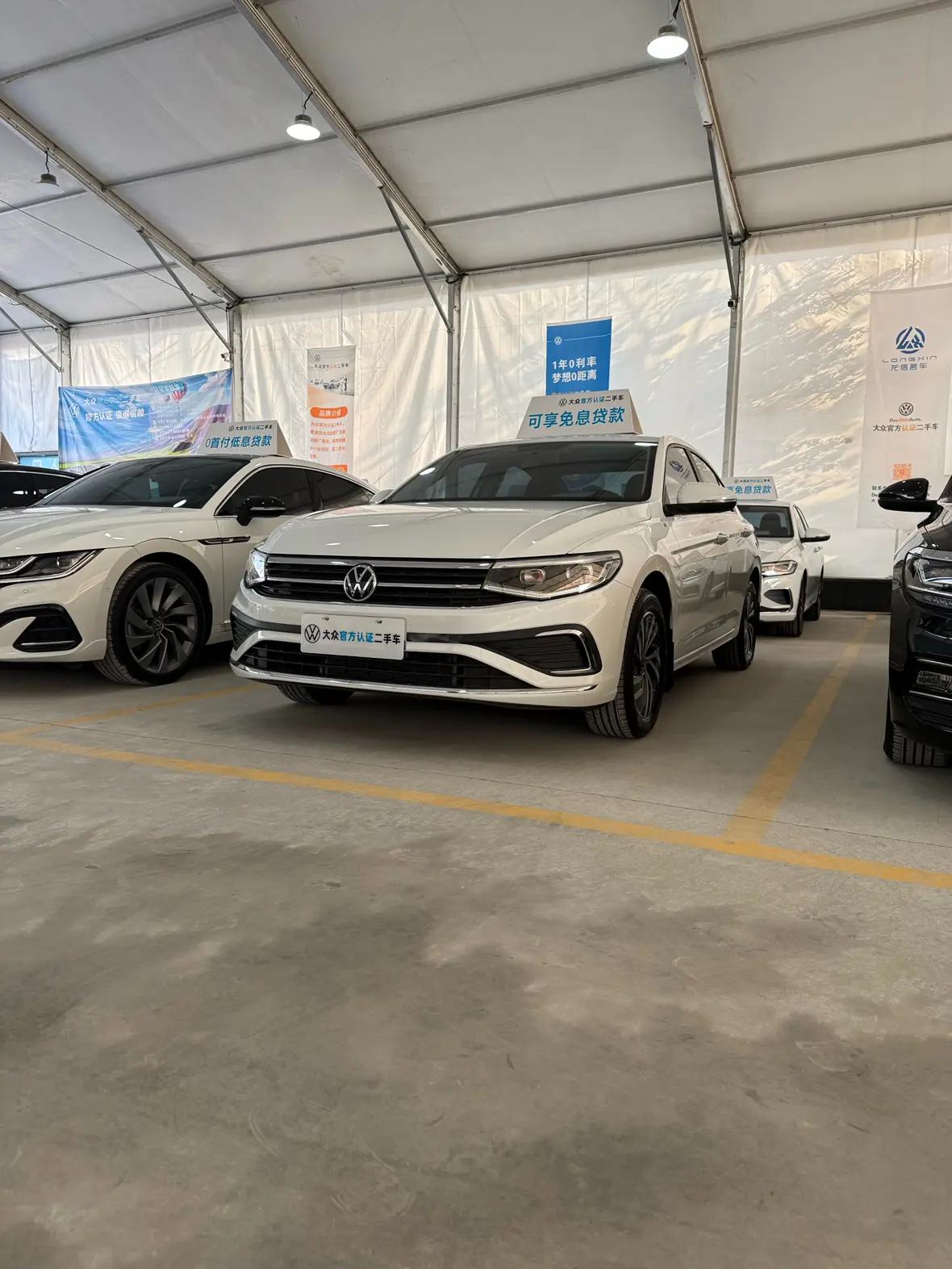 Volkswagen Bora 2025 г. 1221 км.