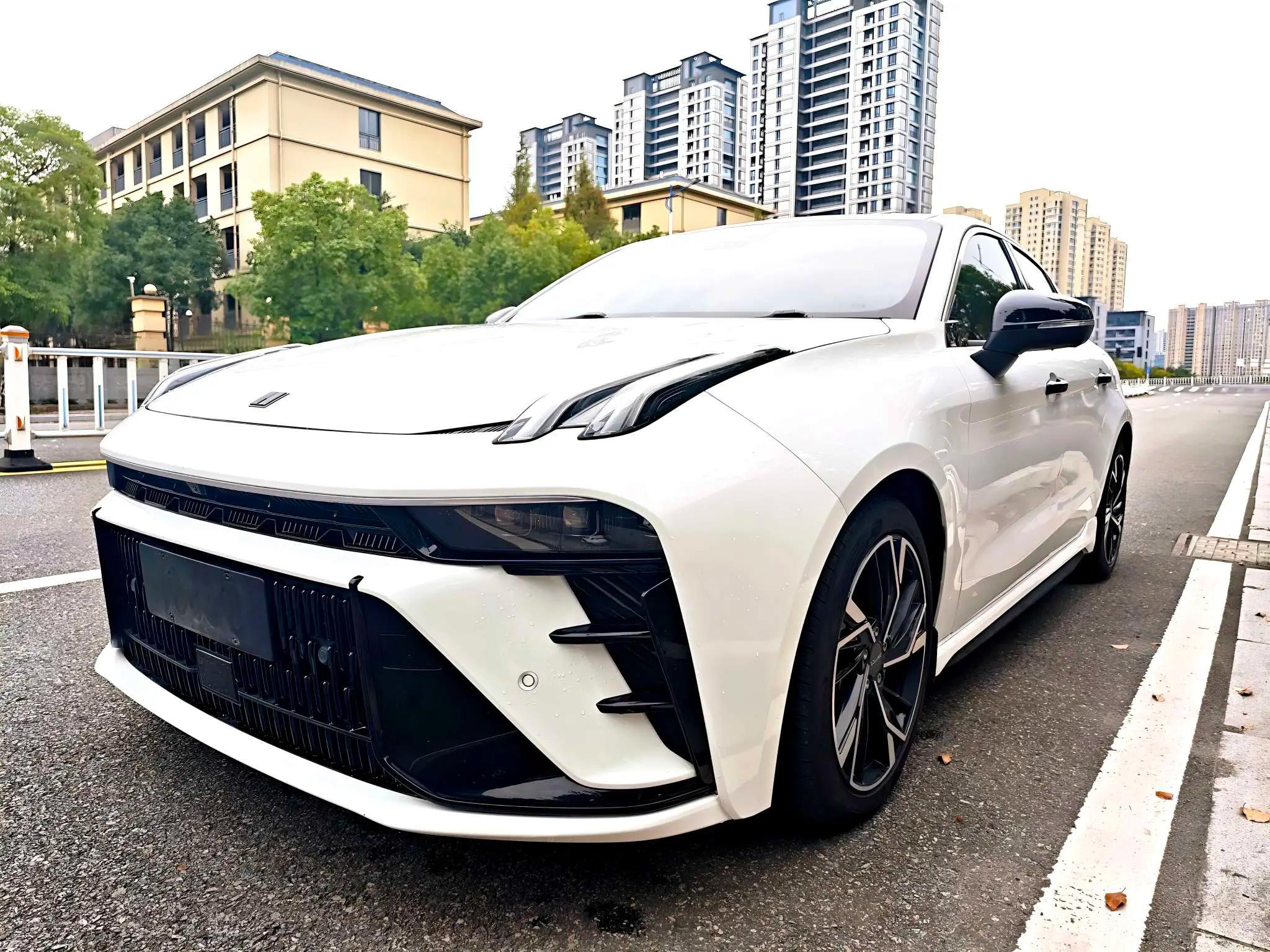 Lynk & Co 03 2023 г. 25039 км.
