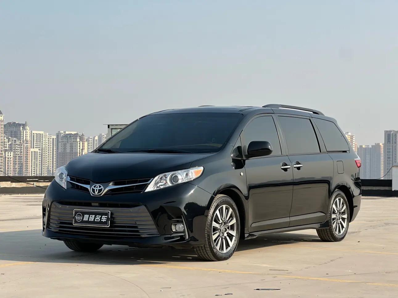 Toyota Sienna 2022 г. 12089 км.