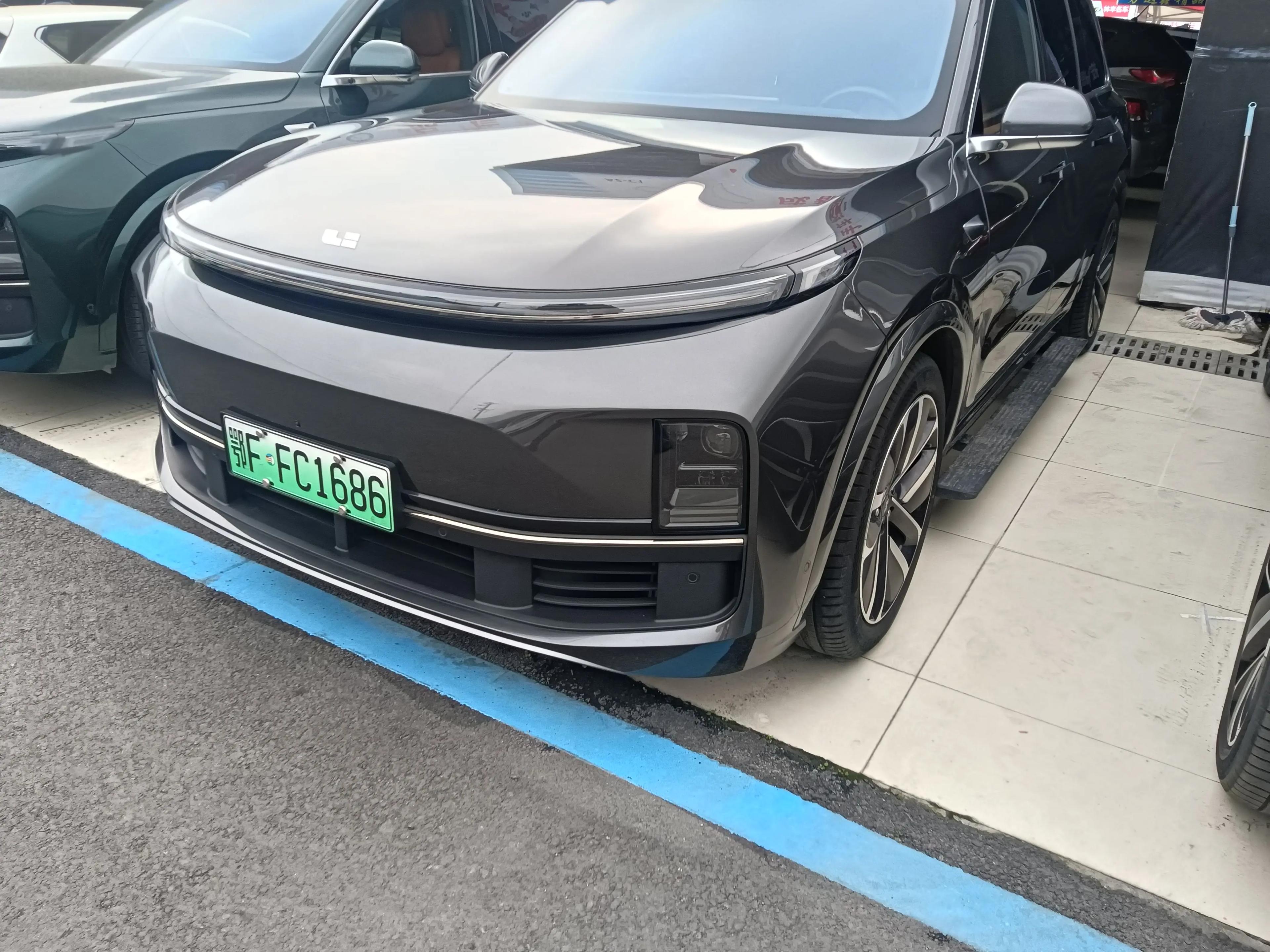 Lixiang L9 2024 г. 10109 км.