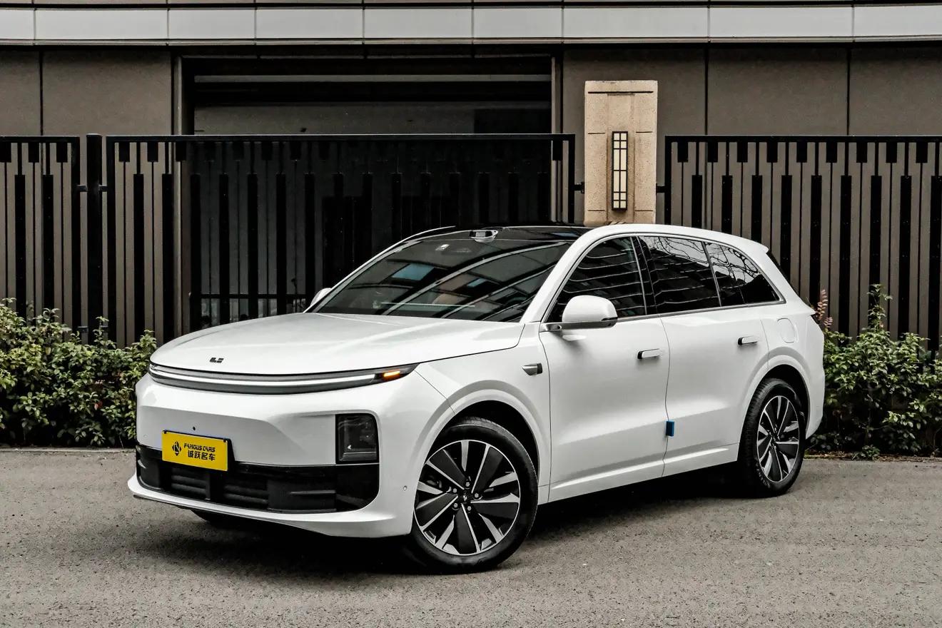 Lixiang L6 2025 г. 10103 км.