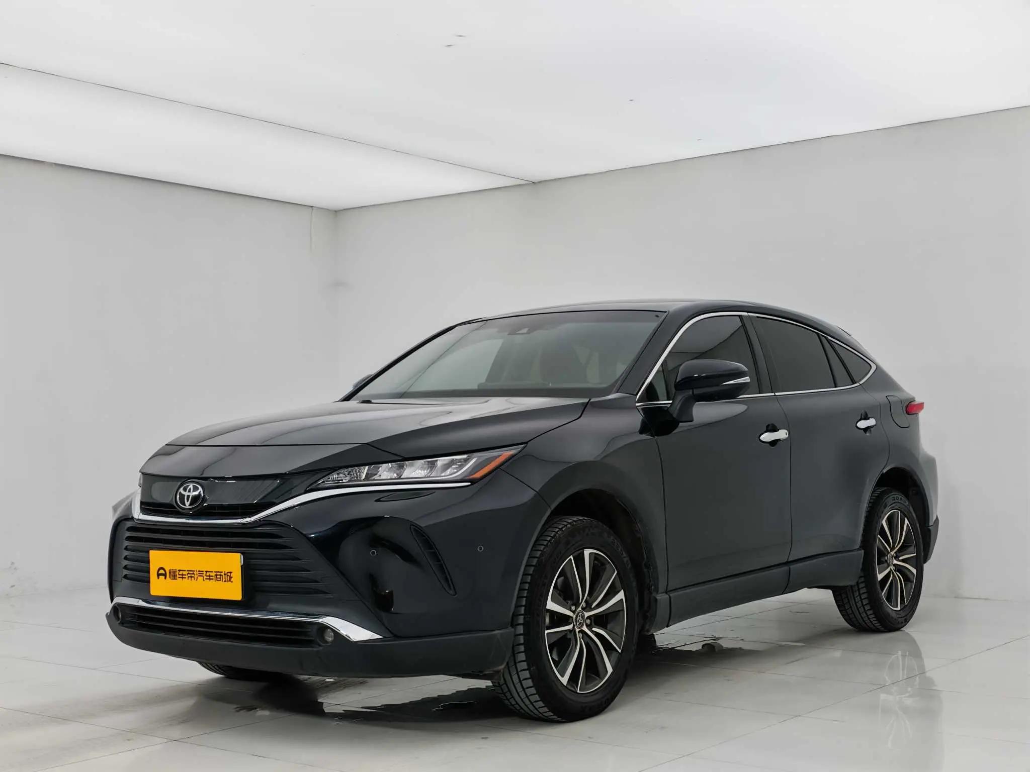 Toyota Harrier 2023 г. 63015 км.