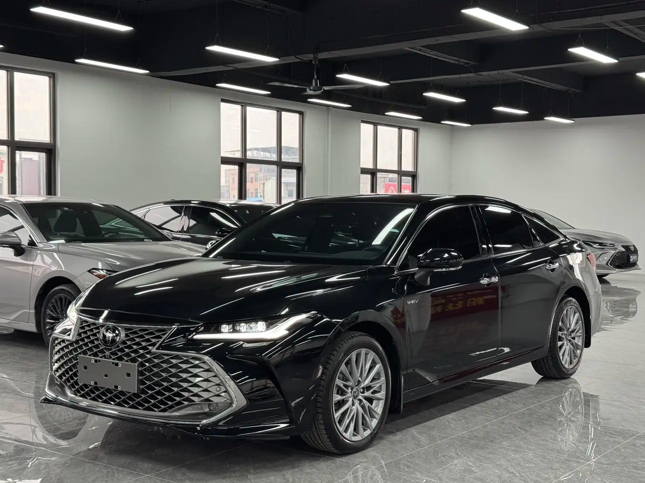 Toyota Avalon 2024 г. 21000 км.