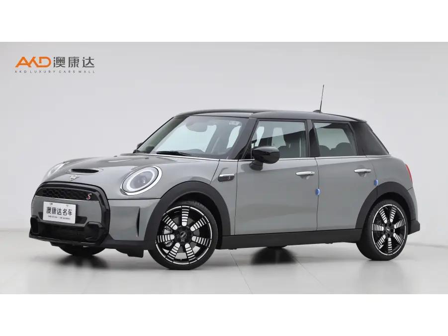 MINI  2022 г. 12200 км.