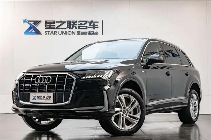 Audi Q7 2024 г. 30727 км.