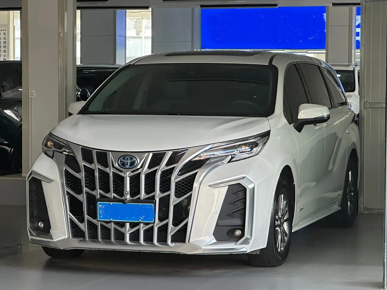 Toyota Sienna 2023 г. 81048 км.