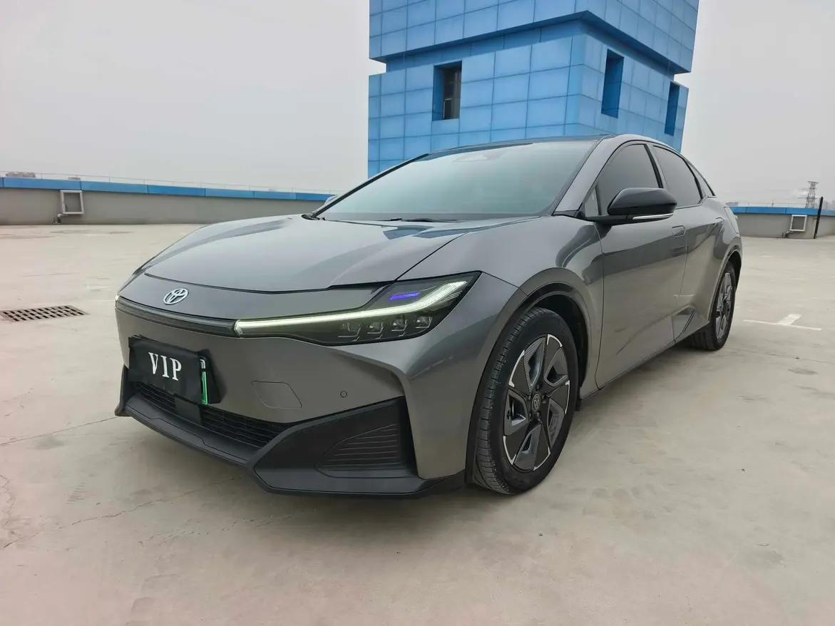 Toyota bZ3 2023 г. 33095 км.