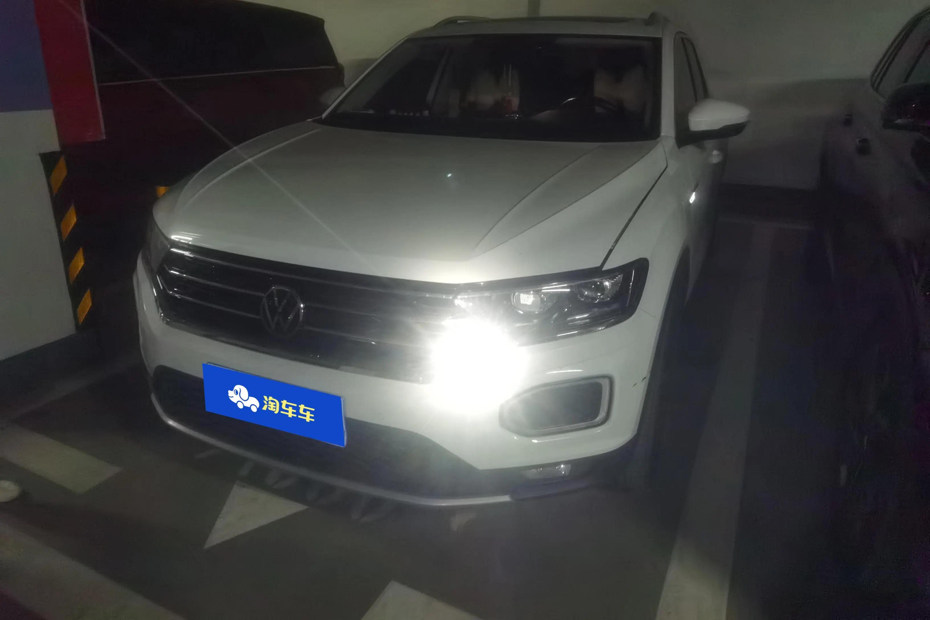 Volkswagen T-Roc 2023 г. 34208 км.