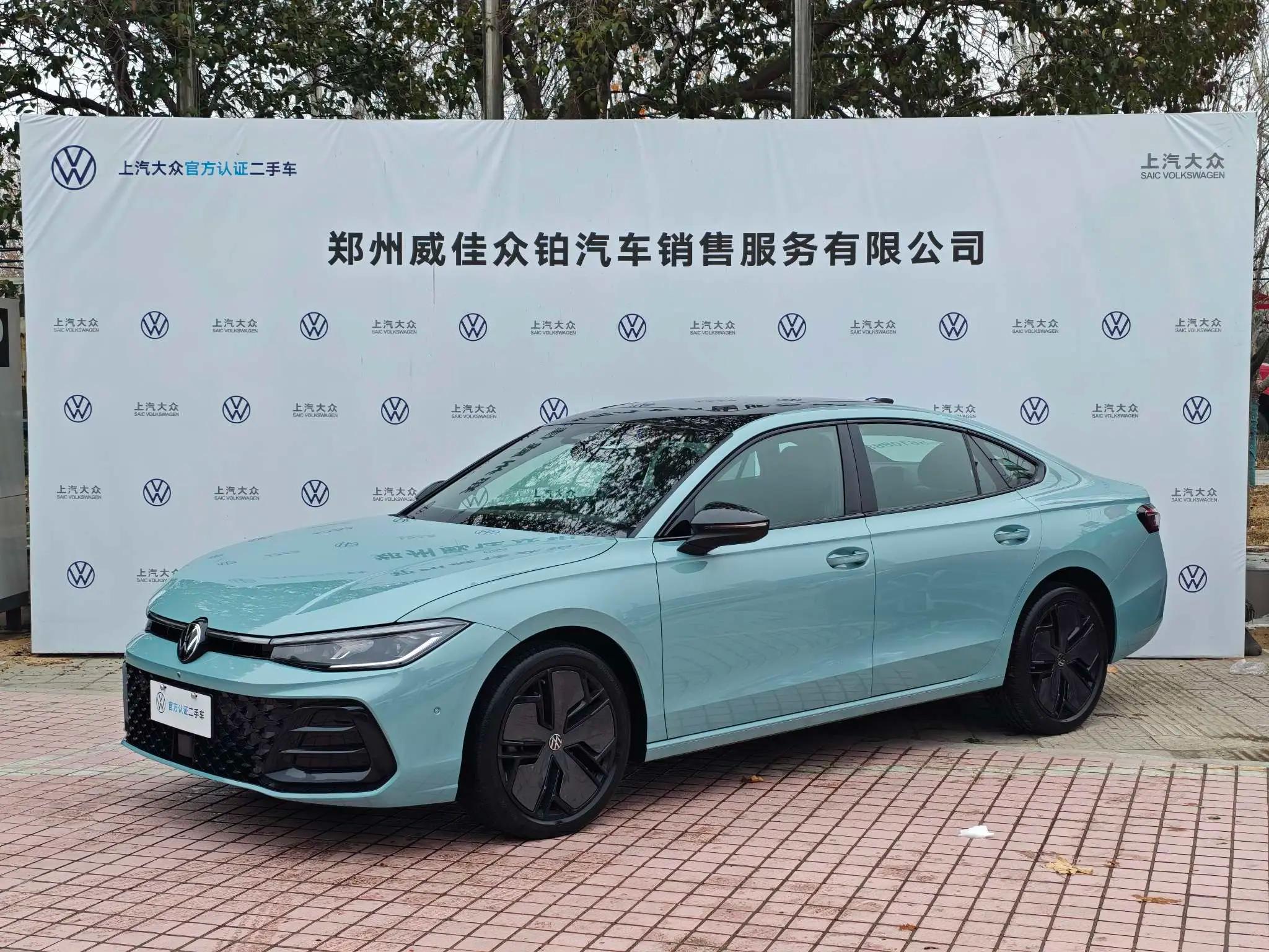 Volkswagen Passat 2025 г. 1932 км.