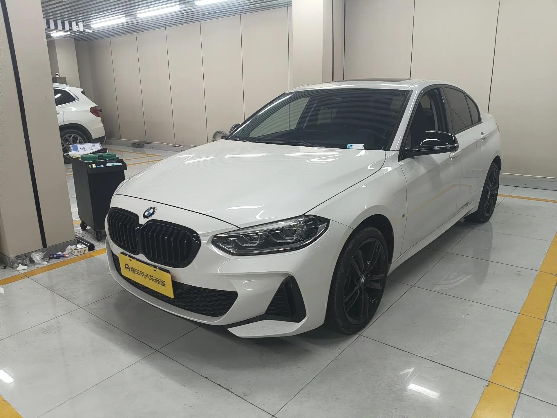 BMW 1 Series 2023 г. 17600 км.
