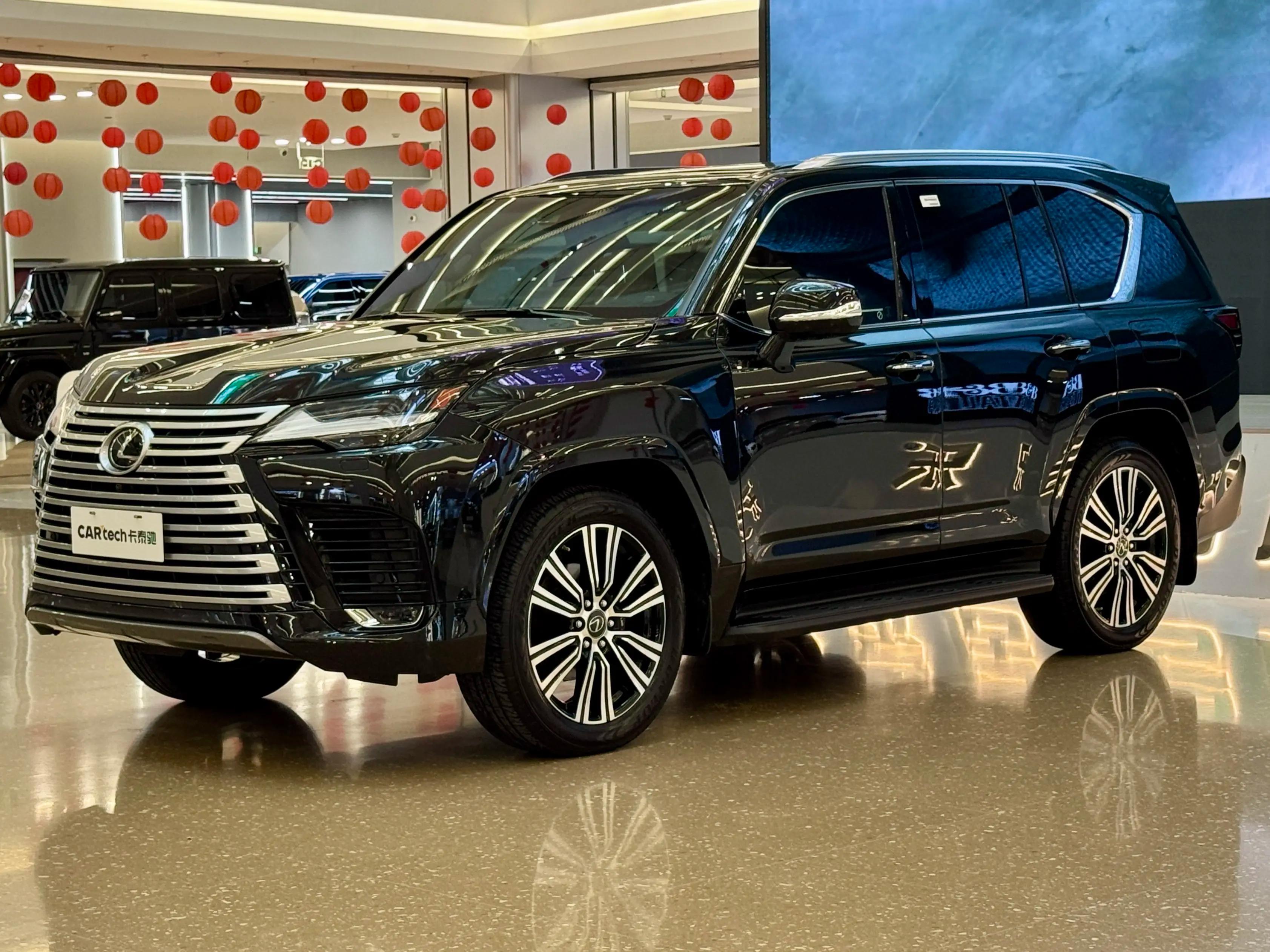 Lexus LX 2023 г. 16766 км.