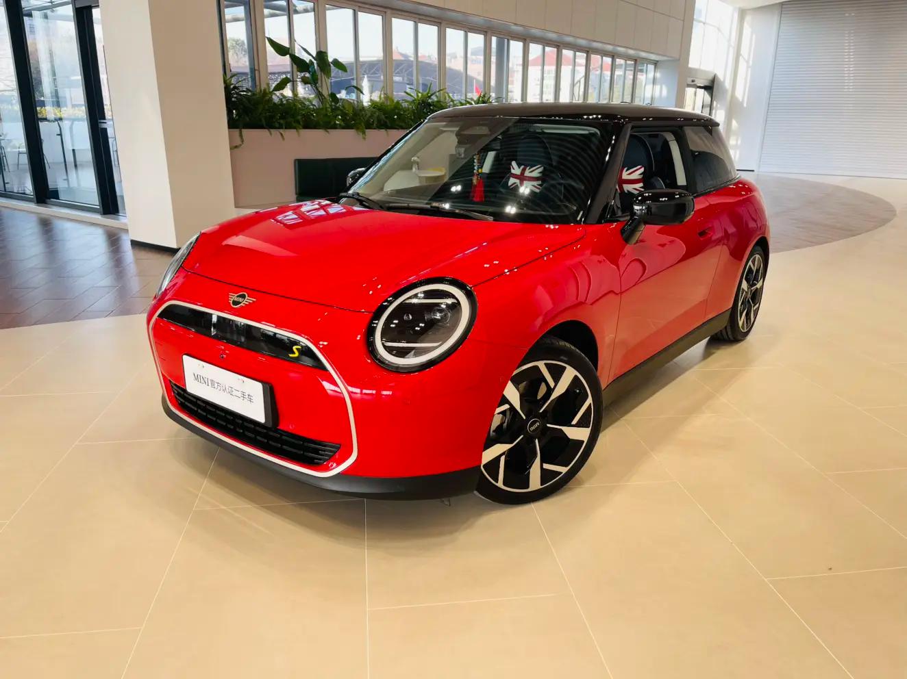 MINI ELECTRIC  COOPER 2024 г. 15007 км.