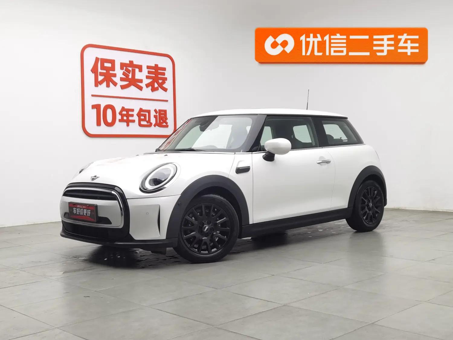 MINI  2024 г. 23017 км.