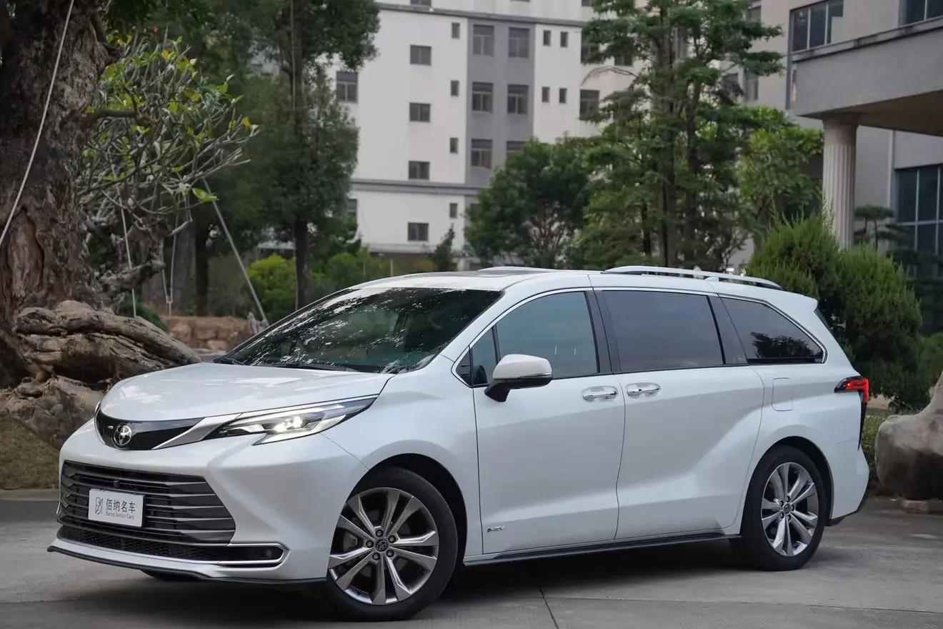 Toyota Sienna 2024 г. 22532 км.