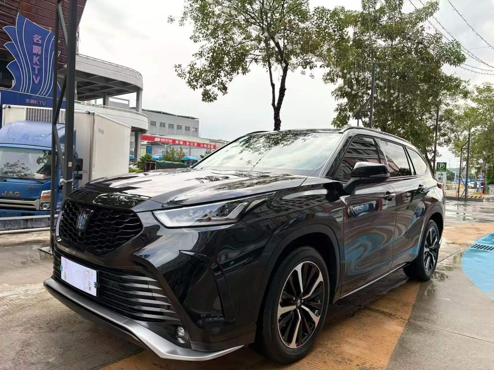 Toyota Crown Kluger 2023 г. 30128 км.