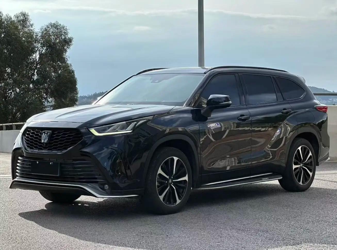 Toyota Crown Kluger 2022 г. 38129 км.