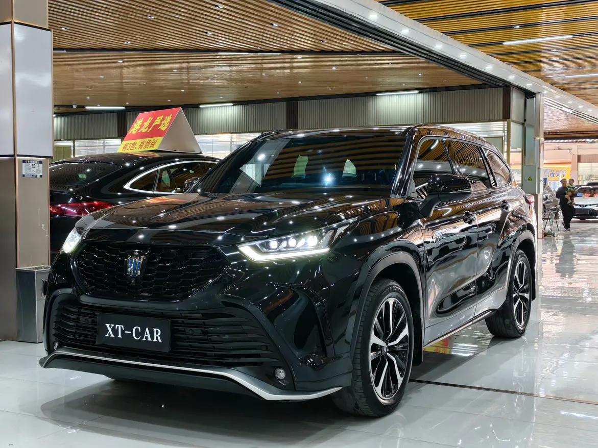 Toyota Crown Kluger 2022 г. 79133 км.