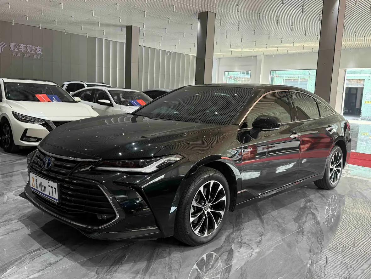 Toyota Avalon 2023 г. 22092 км.