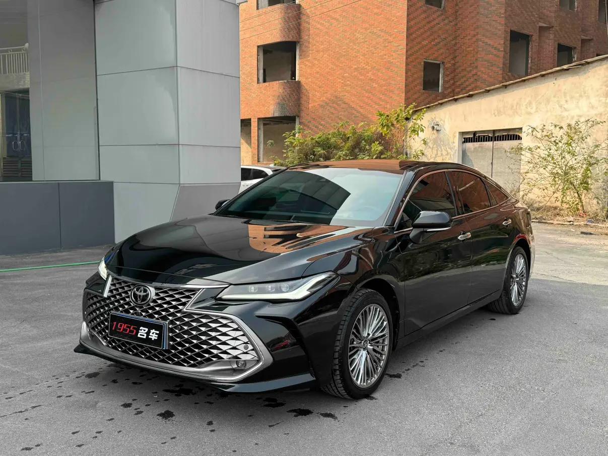 Toyota Avalon 2024 г. 39095 км.