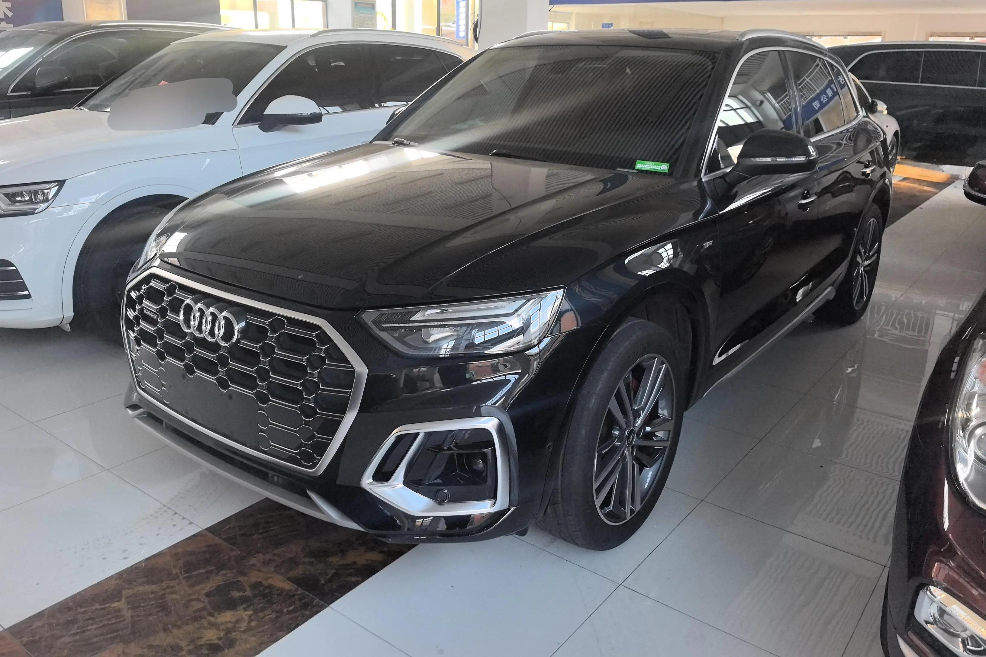 Audi Q5L 2022 г. 61271 км.