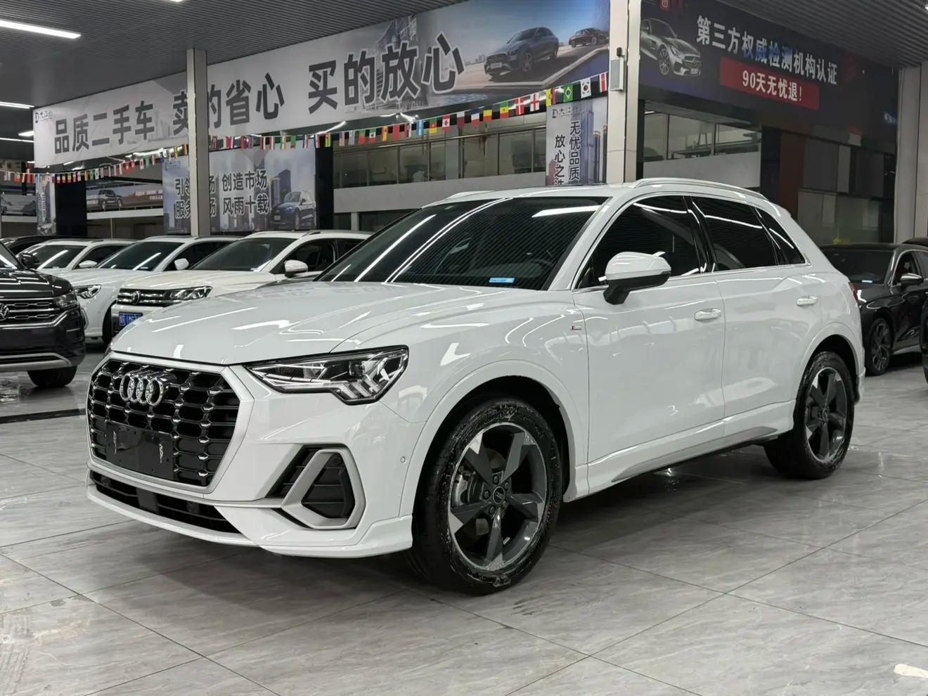 Audi Q3 2022 г. 35099 км.